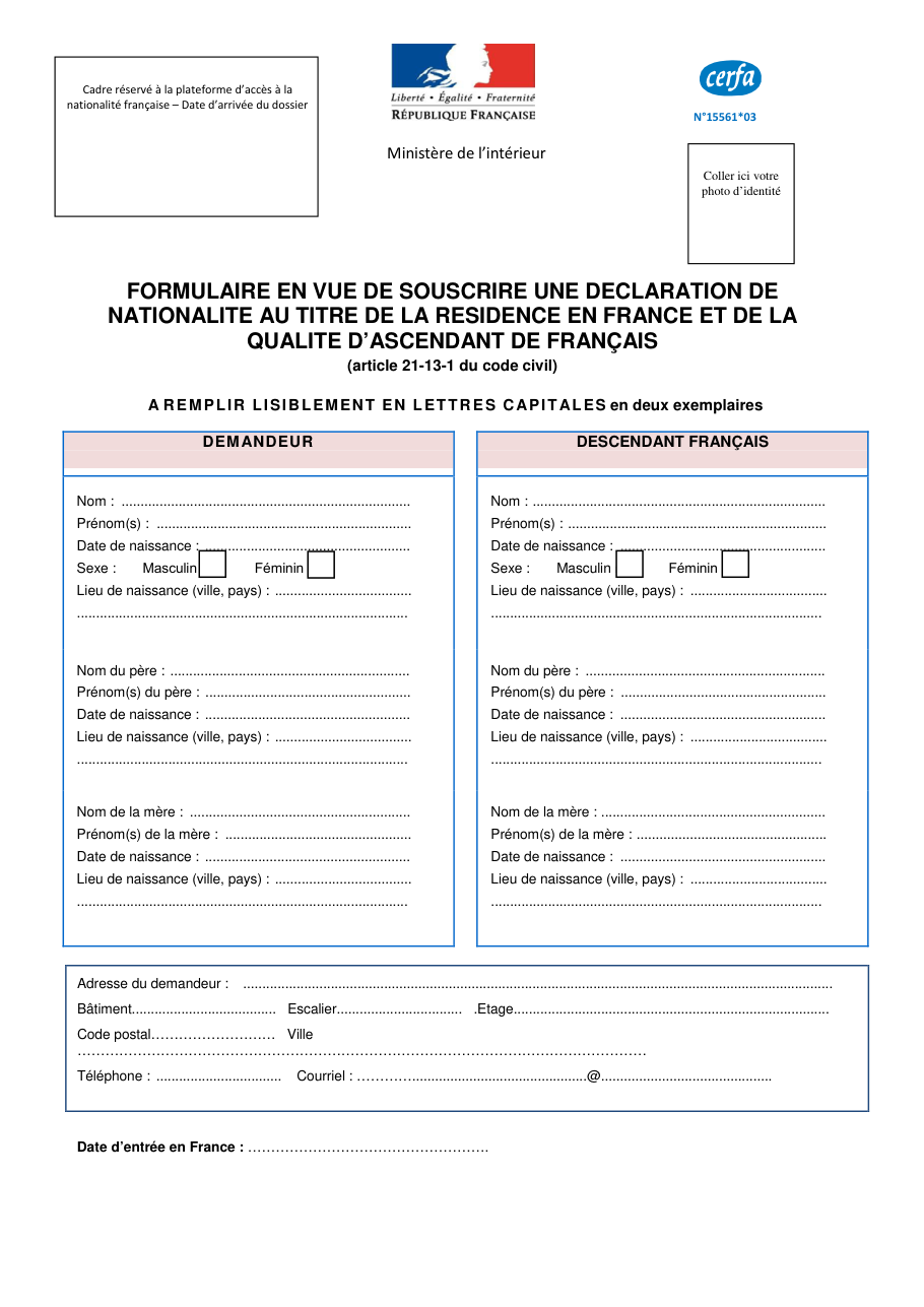 Page 1 du formulaire cerfa 15561 — Formulaire en vue de souscrire une déclaration de nationalité au titre de la résidence en France et de la qualité d'ascendant de Français